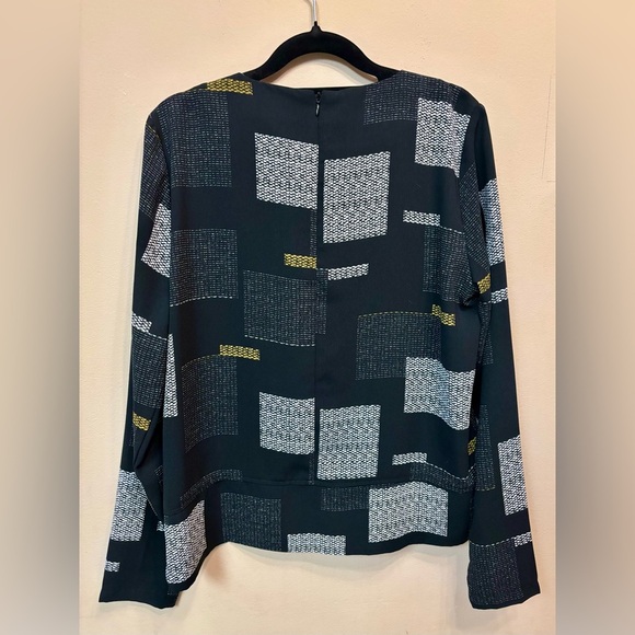 2/$15 - Vero Moda Modern Geometric Print Blouse - Size 38 - Picture 12 of 16
